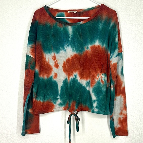 smoke & mirrors Tops - Smoke & Mirrors tie dye crop long sleeve